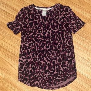 Leopard print VS Pink t shirt